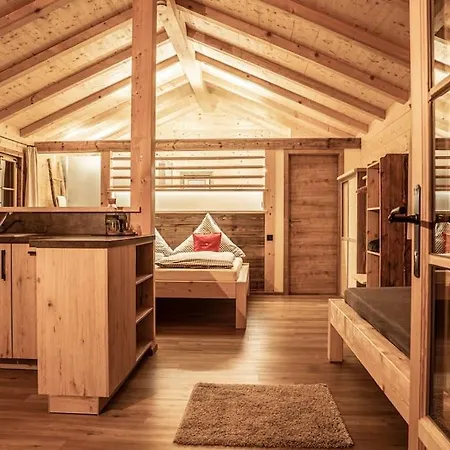 Lenggrieser Bergcamping - Almchalet Panoramahuette Апартаменты Ленггрис